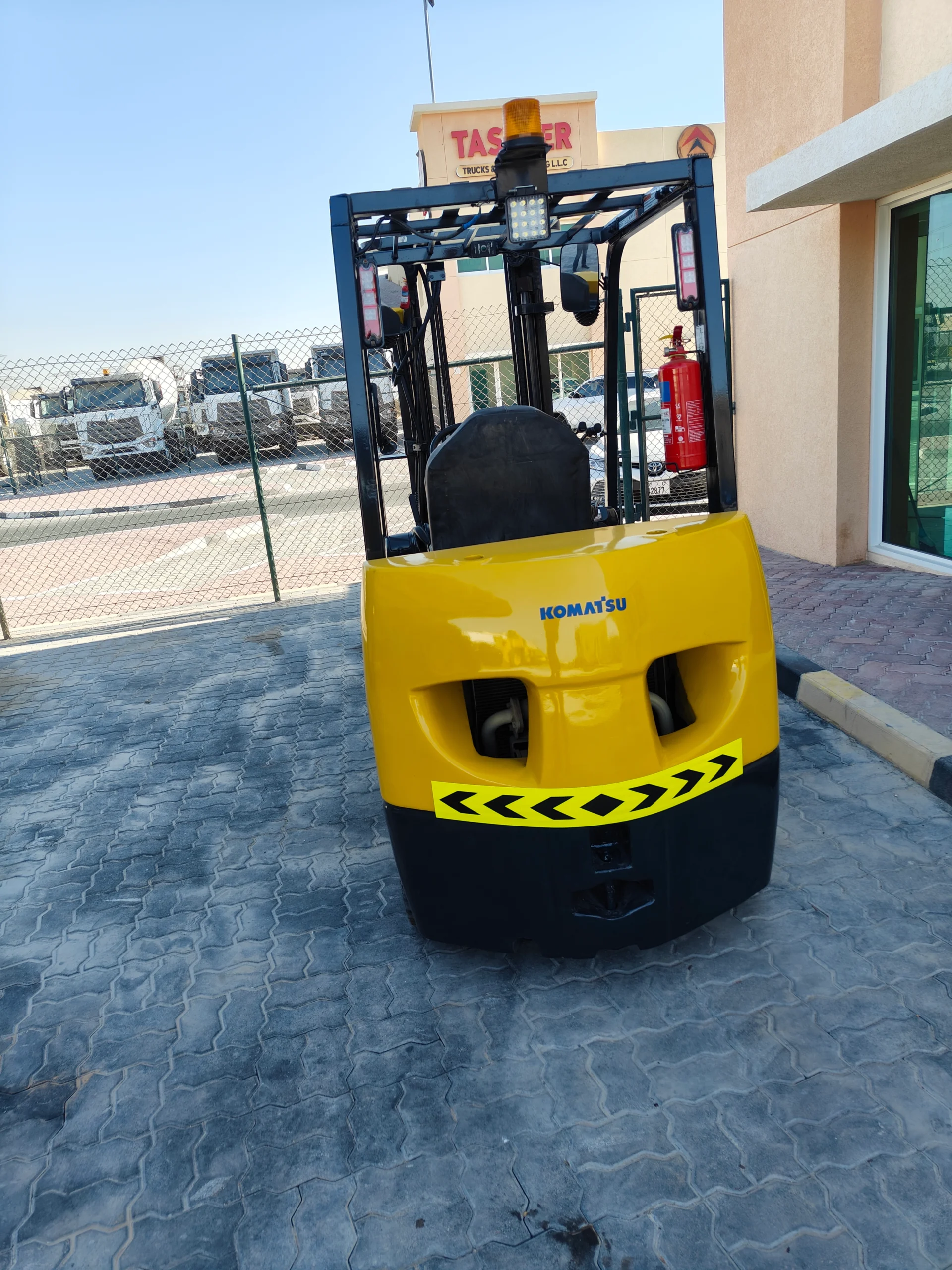 Hydraulic crane lifting construction materials